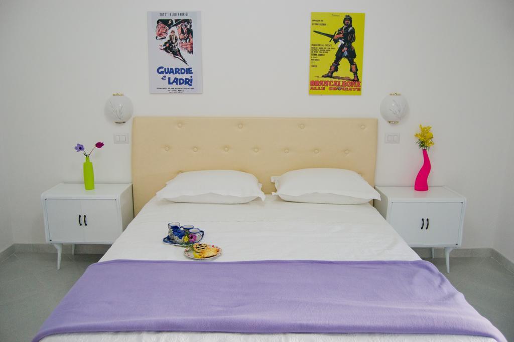 La Piccola Casa Del Cinema Hotel จิฟโฟนี วัลเล เปียนา ภายนอก รูปภาพ